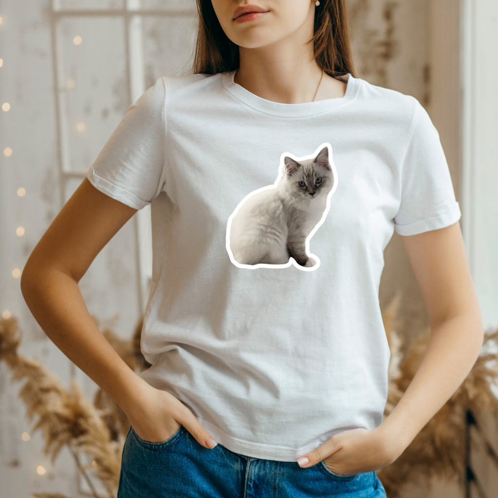 T-shirt with customized cat print