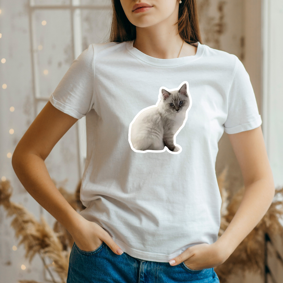 T-shirt with customized cat print